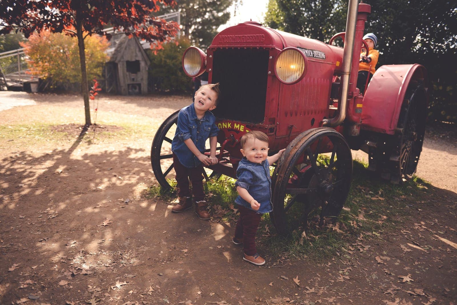 Kids taking a turn at the crank